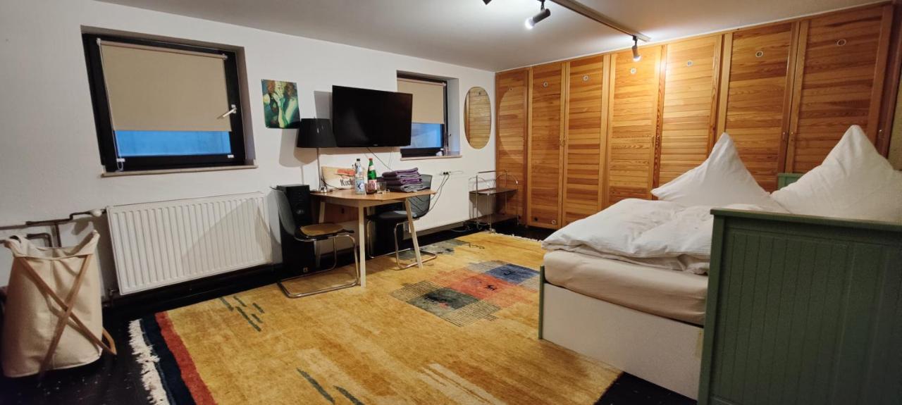 Spacious & Comfortable Guestrooms W Private Bathrooms Near Koelnmesse & Lanxess Arena, Free Parking, Highspeed Wifi Екстер'єр фото